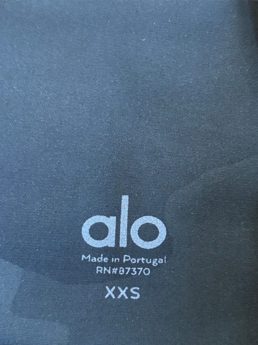 Alo Yoga High Waist Waisted Vapor Shorts In Black Camo 7” Inseam Size XXS - Picture 5 of 8